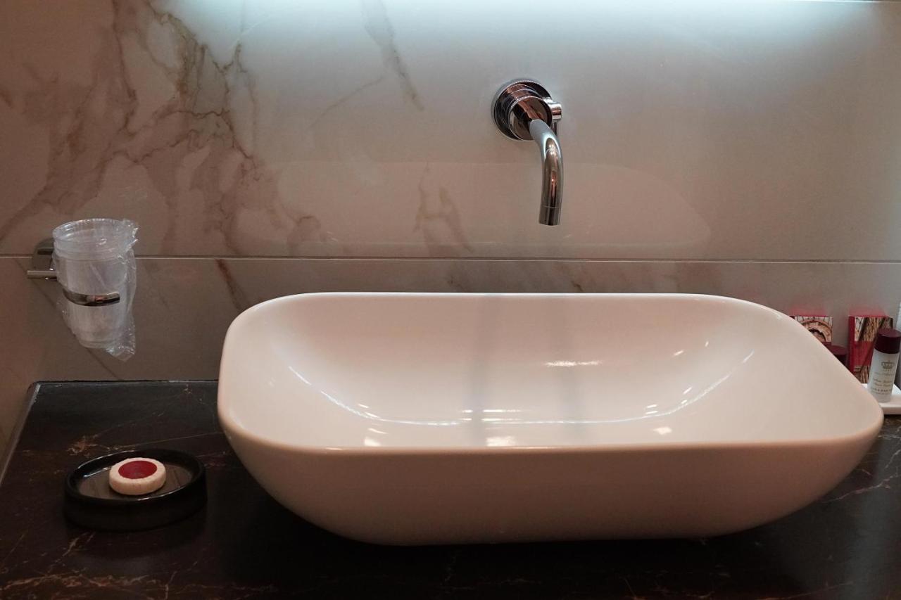 Art Galleria Umberto Hotel 4*