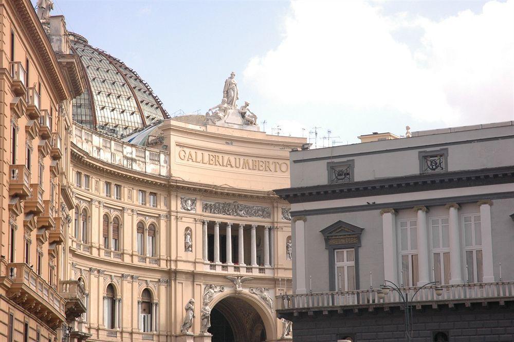 Art Galleria Umberto Nápoles